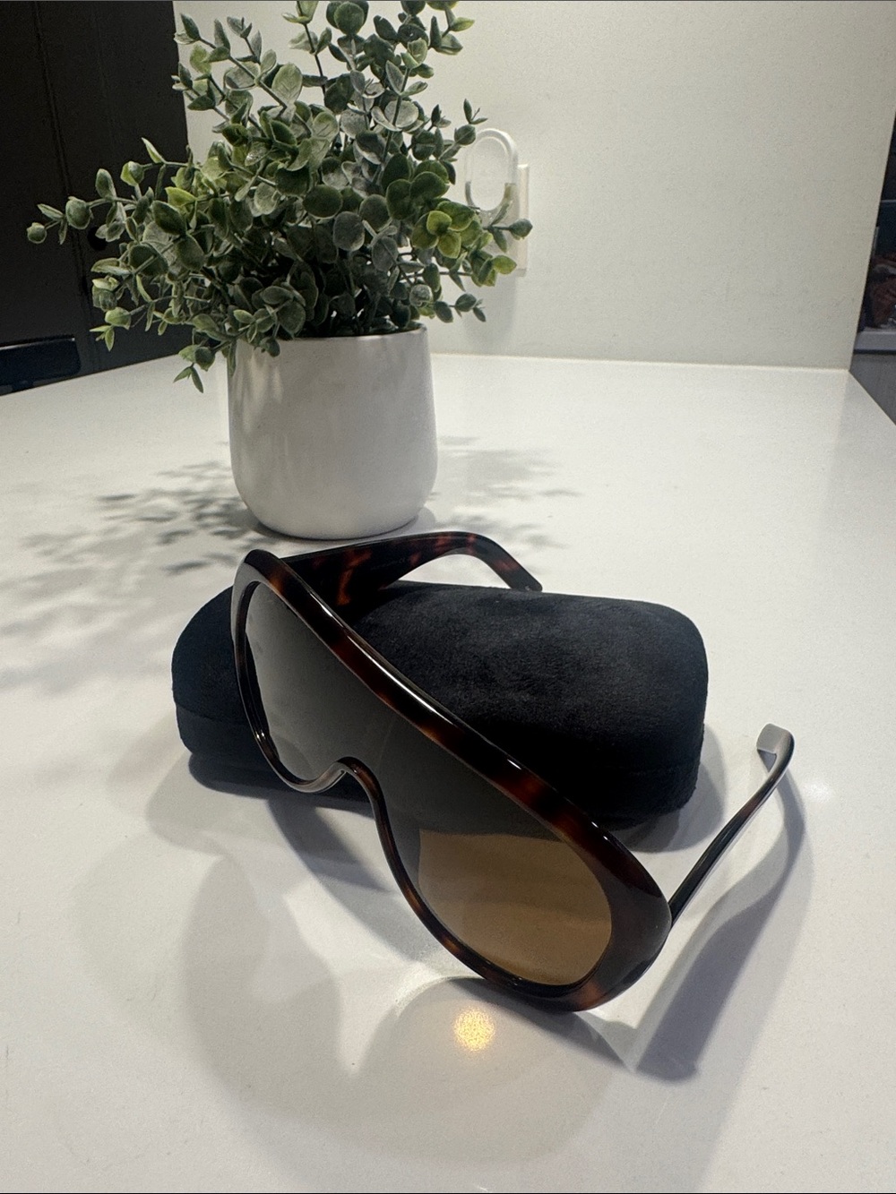 Tortoiseshell Shield Sunglasses - Brown Lenses